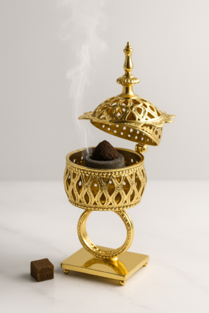 Brûle-parfum doré sur marbre blanc Brûleur d’encens Aliya